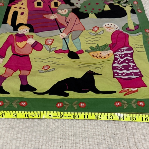 SUSAN SARGENT APPLIQUÉ PILLOW COVERS. TWO 20x20” COVERS - Picture 9 of 10